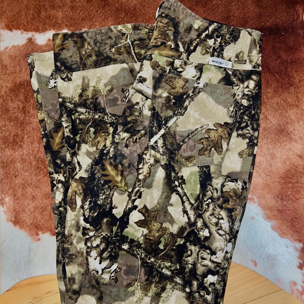 Women’s Camo Wrangler Pants